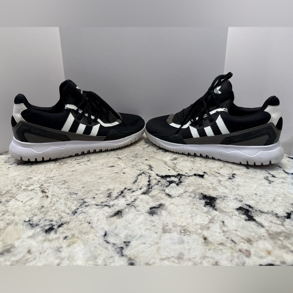 Adidas Cloud form Sneakers - Picture 2 of 6